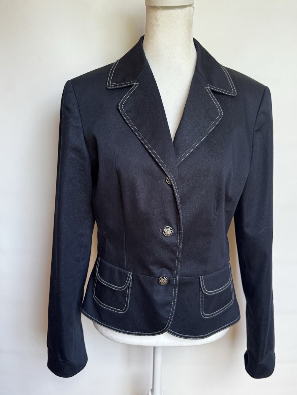Tahari Navy Blazer Size 8 Contrast Stitching 63% Cotton